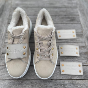 Journé Sneaker in Creme mit abnehmbaren Ledertags