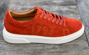 Open image in slideshow, 1793 Hellbrauner Velour Sneaker

